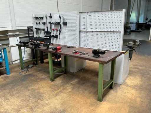 CNC-Werkzeugmontage- und Wartungsstation mit Werkbank, Pegboards und Zubehör HAIMER